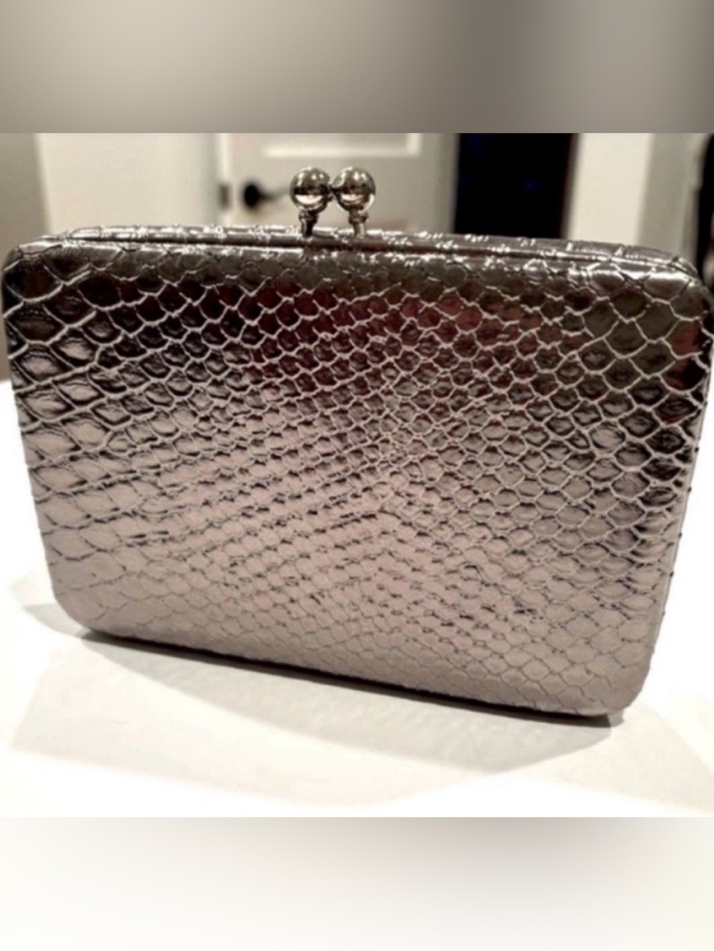Silver Kiss Lock Wallet Clutch Metallic Faux Snake Zipper Storage Card Slots
